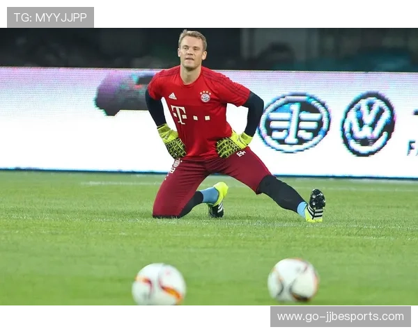 诺伊尔伤愈即将回归 拜仁防线迎来全面强化提升 诺伊尔伤愈即将回归 拜仁防线迎来全面强化提升