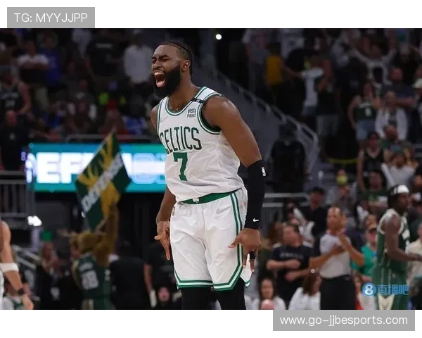 杰伦-布朗持续爆发引领绿军逆袭，凯尔特人悄然升至东部第三